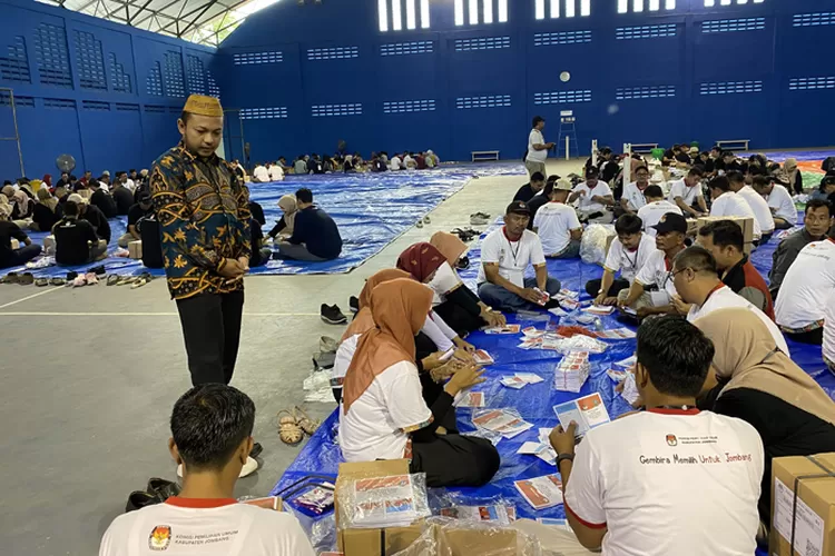 Surat Suara Pilkada di Kota Cirebon Mulai Di-sorlip, Targetnya Tiga Hari Selesai