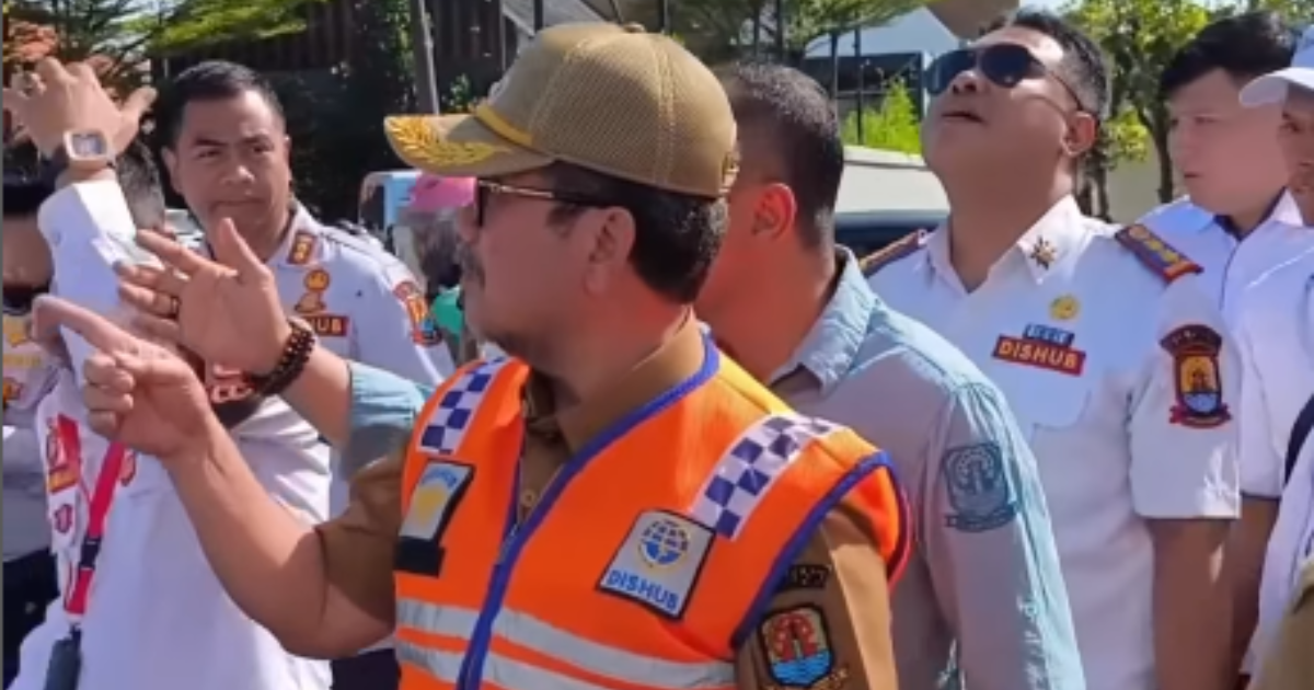 Penertiban kabel Cirebon