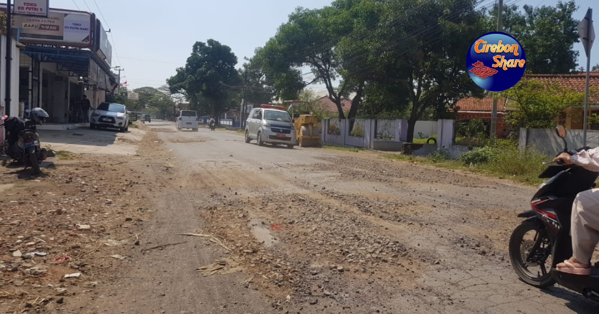 Perbaikan jalan Sindanglaut