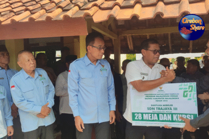 Bantuan meja dan kursi