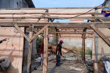 Warga Kesenden Terima Bantuan