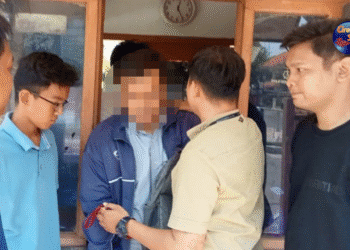 pencuri sepatu di Masjid At-Taqwa Cirebon