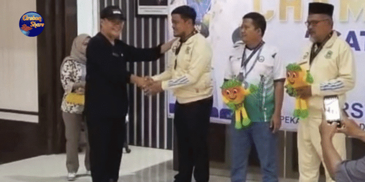 Camat Ciwaru Kuningan borong 2 emas catur