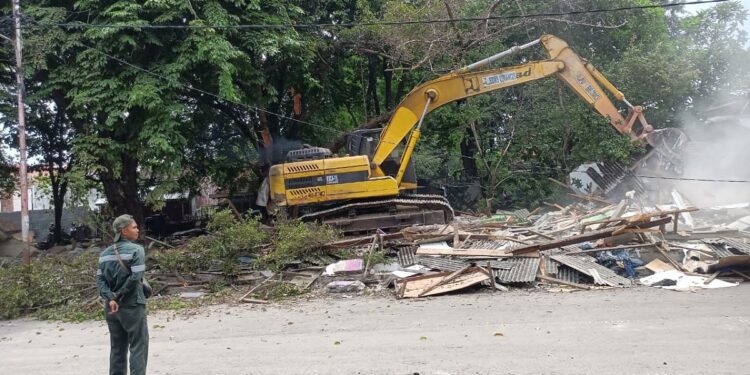 Pemkot Cirebon Kebut Pembersihan di Bantaran Sungai Sukalila