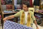 Batik Hertyelit Majalengka menampilkan motif khas daerah seperti pesawat dan ikan benteur dengan desain artistik yang mengangkat kearifan lokal.