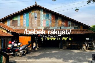 Bebek Rakyat Talun Cirebon menyajikan Bebek Ambyar dan Bebek Bumbu dengan cita rasa lezat, tekstur juicy, dan harga merakyat.