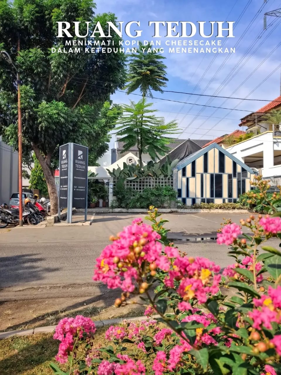 Ruang Teduh Cirebon menghadirkan tempat ngopi yang tenang dan nyaman dengan menu cheesecake favorit serta suasana yang teduh.