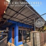 The Crumbs Coffee Majalengka menyajikan kopi berkualitas dan cheesecake lembut dalam suasana nyaman yang cocok untuk bersantai.