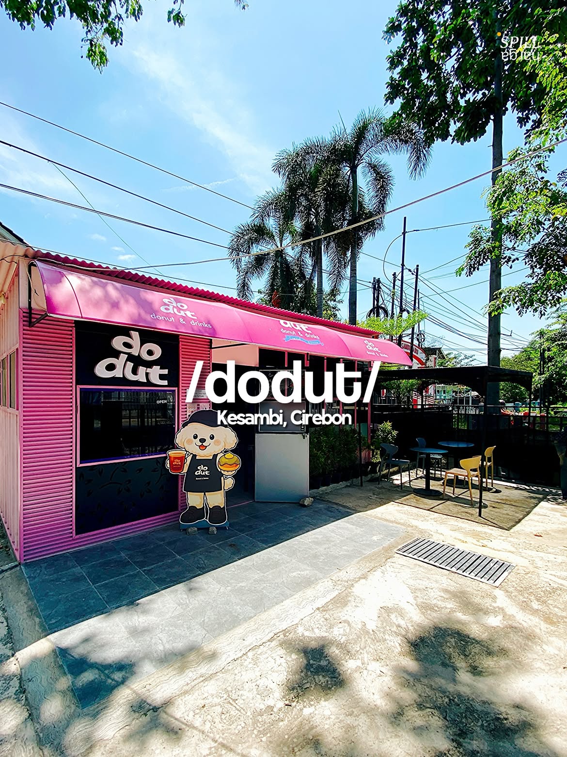 Dodut ID Cirebon menyajikan donat labu lembut dengan 9 varian rasa dan spot estetik untuk nongkrong serta OOTD.