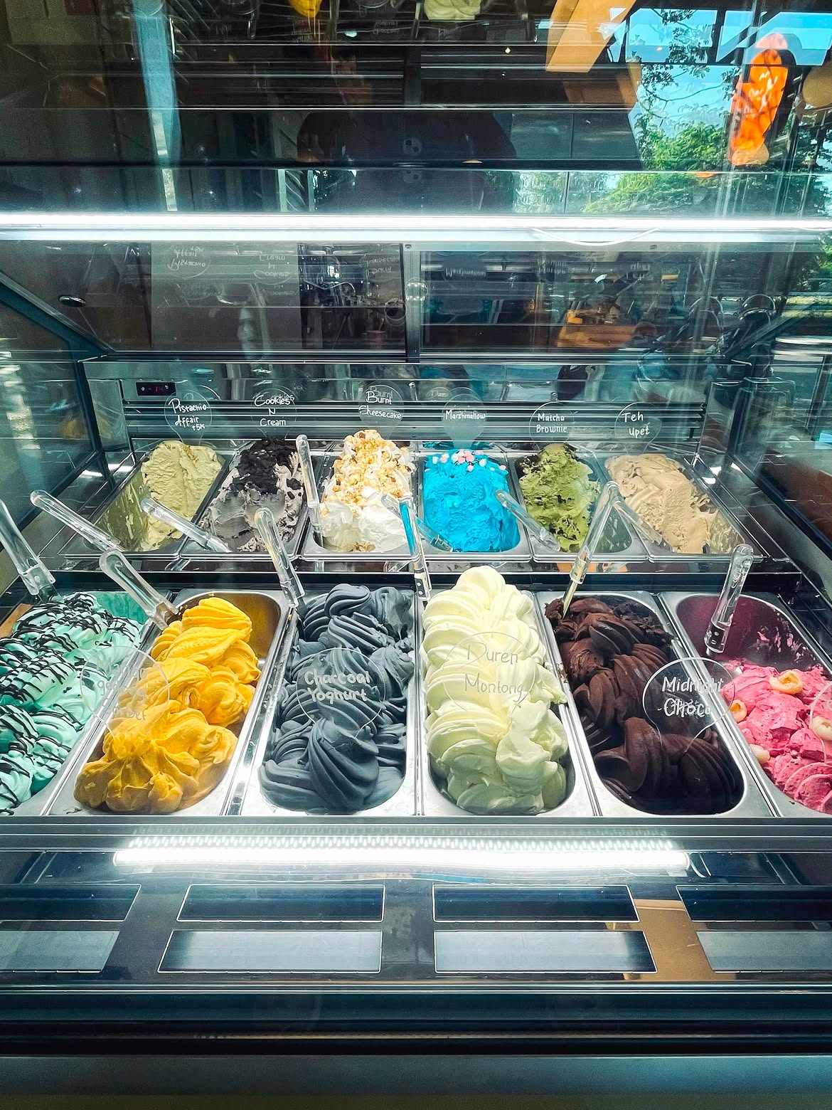 Wee Gelato Coffee Croissant Cirebon dengan gelato homemade