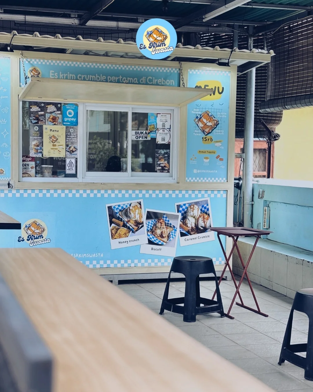 Es Krim Swasta Cirebon dengan topping crumble