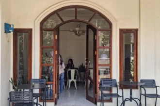 Marpho Patisserie Majalengka, salt bread soft dengan tekstur lembut dan rasa gurih yang cocok untuk camilan.